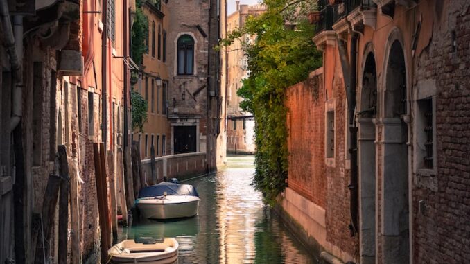 uploaded-image-sigorta-ve-is-dunyasi-isbirligi-sigorta-inovasyonlari-1697884157551